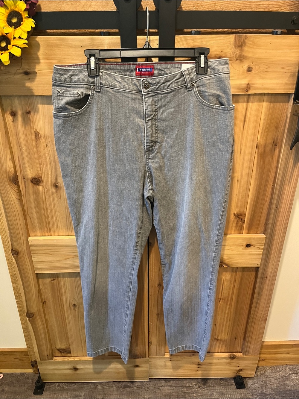 Westport Straight Leg Jeans in Light Gray Wash